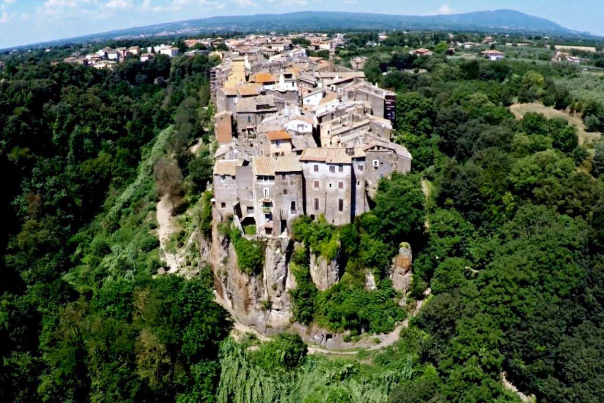 borgo di Corchiano bicicletta