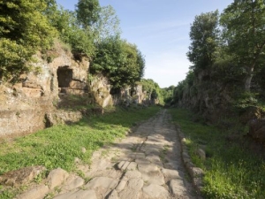 Camminando nella storia: la Via Amerina e la Via Cava Fantibassi