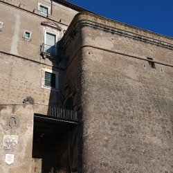 Stemmi sul Palazzo Ducale di Gallese
